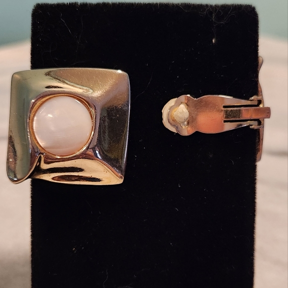 Vintage 90's Clip on Earrings - Picture 2 of 3